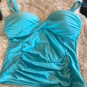Women size 16 Tankini Swimsuit Top, beautiful aqua color.